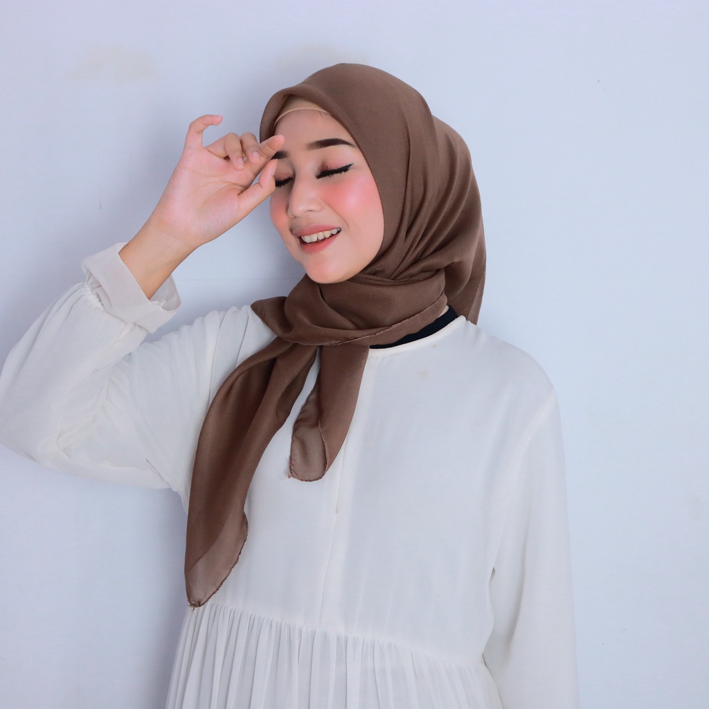 Jilbab Bella Square Premium Kerudung Bella Square Anti Mleyot Hijab Segi Empat Bahan Polycotton Premium By Ansania