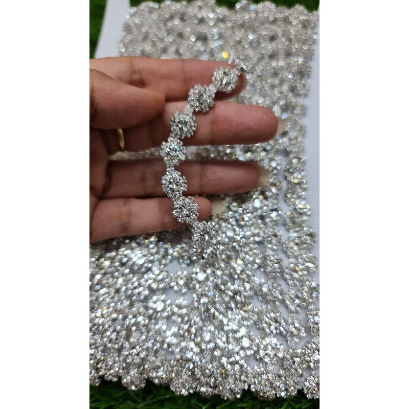 RENDA BERLIAN STONE KACA KRISTAL SWAROVSKI SUPER (AX.Kecil) 8mm per10cm