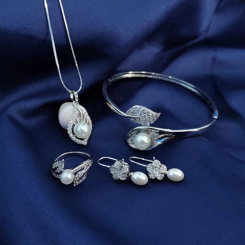 Perhiasan lapis emas putih mutiara lombok|Perhiasan mutiara asli lombok|Perhiasan pesta mutiara lomb