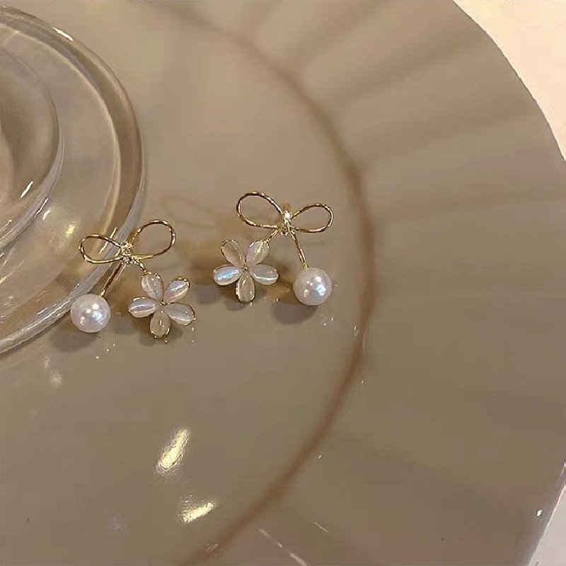 Anting Stud S925 Silver Needle Bentuk Tulip Warna Pink Aksen Mutiara Gaya Korea Untuk Wanita