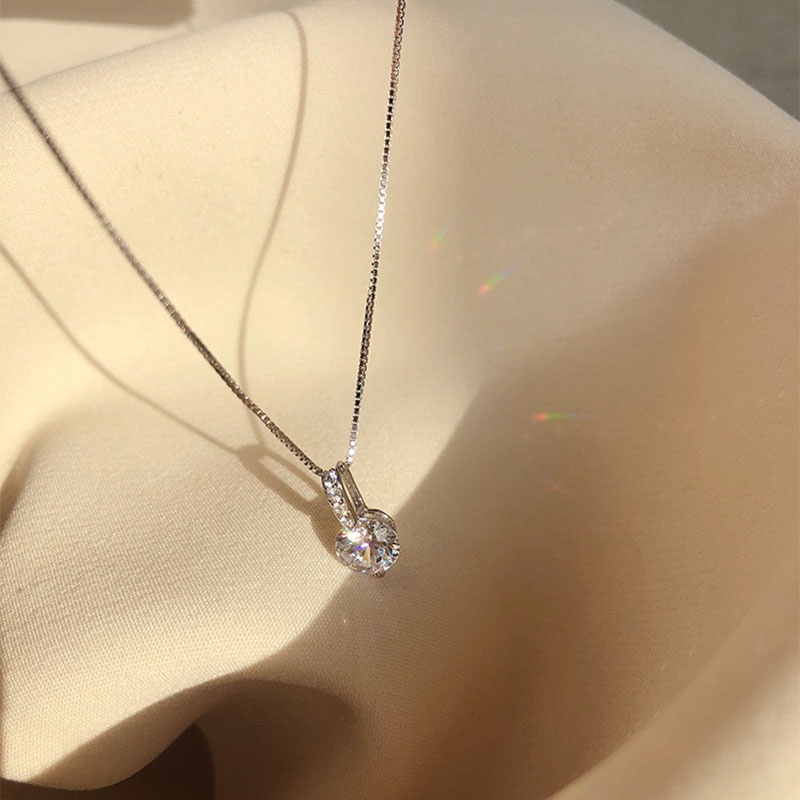 Kalung Rantai Liontin Kristal Besar Warna Silver Untuk Wanita