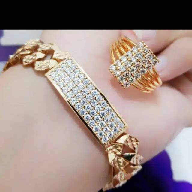 Gelang tangan plat kotak besar bonus cincin kotak perhiasan wanita gold 18k kotak