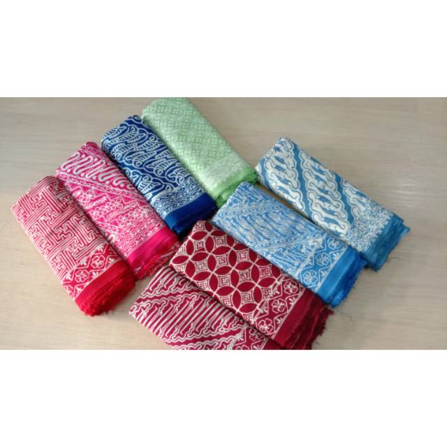 Kain batik khas Trusmi Cirebon bahan katun paris cap Kain batik khas Trusmi Cirebon bahan katun paris cap