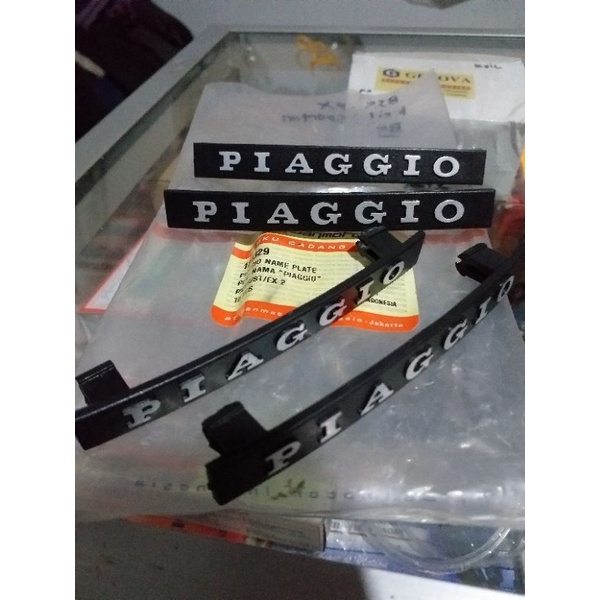 emblem piaggio hidung vespa spartan