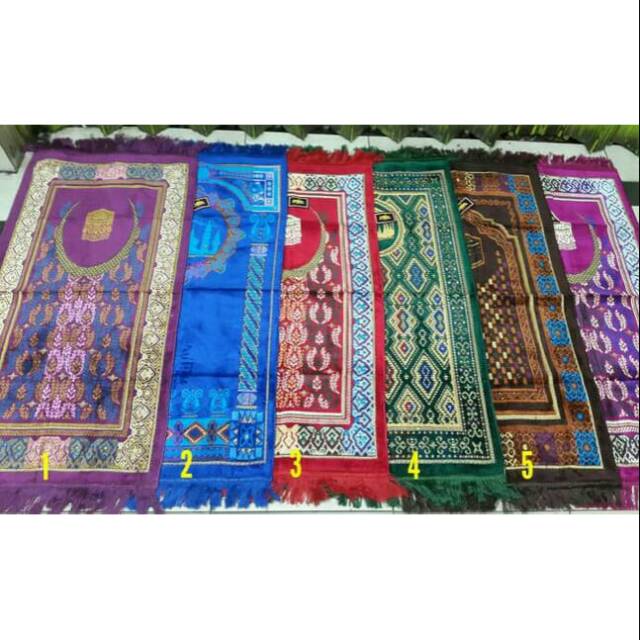 SAJADAH Bulu Ukuran Sedang Turki