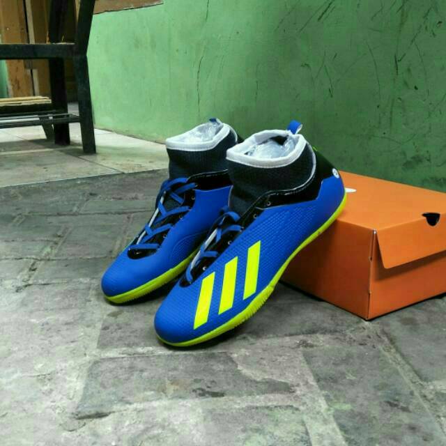 Sepatu bola Adidas grosir