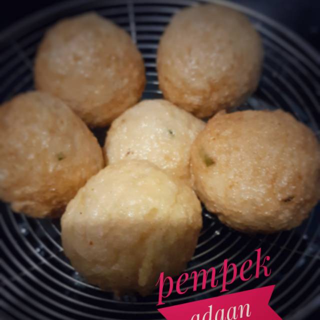 

Pempek adaan