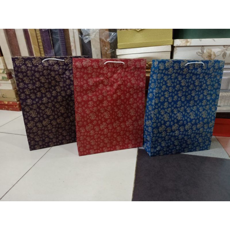 

paper bag XL batik terlaris dan murah isi 12 pcs
