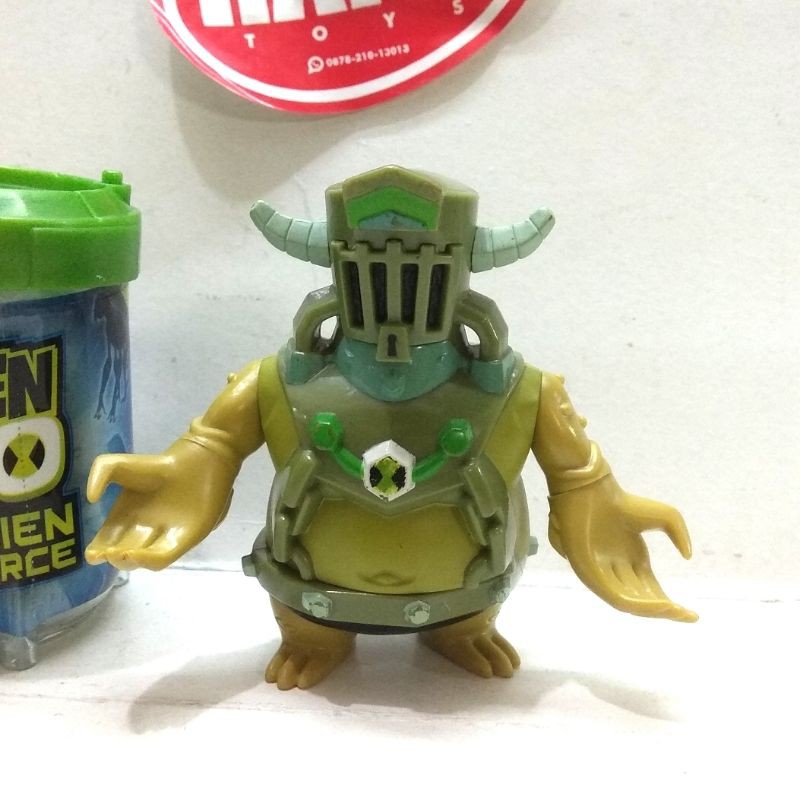 BEN 10 TOEPICK ALIEN ULTIMATE ACTION FIGURE BEN10 LUS ORI not omnitrix