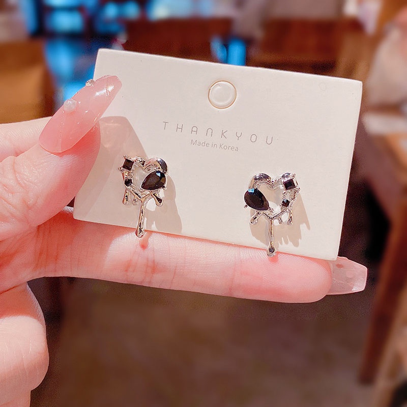 Anting Stud Bahan 925 silver needle Bentuk Hati Warna Hitam