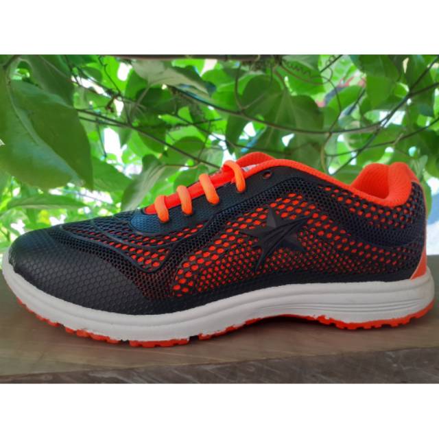Sepatu wanita olahraga trekkers pattaya hitam orent