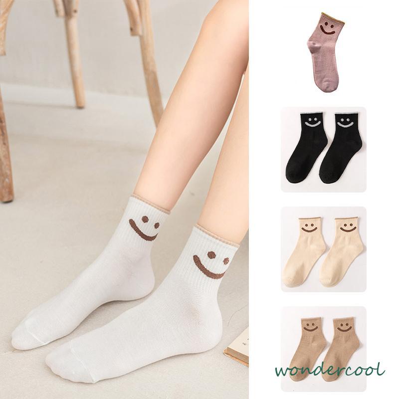 Kaus Kaki Wanita Mid-tube Cute Smiley College Style Kaus Kaki Trendi Musim Gugur Musim Dingin Musim Semi Musim Panas-Won