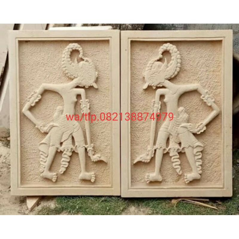relief batu paras motif pewayangan