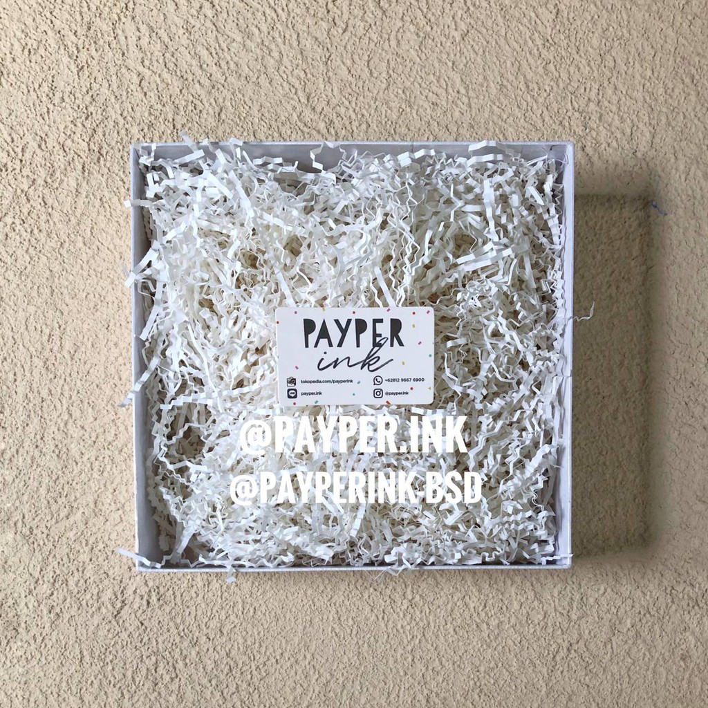 

Shredded Paper / Premium Matte / Ivory White 150 g / crinkle cut