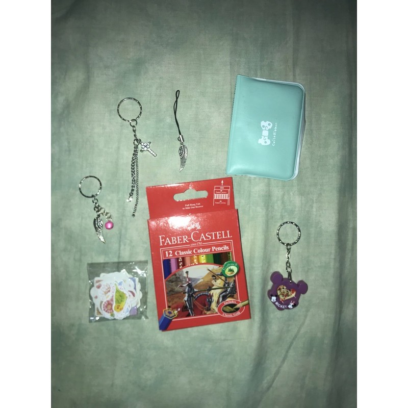 

Faber Castell Mini 12 Classic Colour Pencils + Card Holder + Keychain