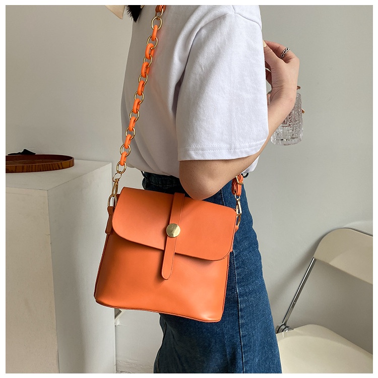 TAS SELEMPANG IMPORT WANITA FASHION RANTAI BAHAN KULIT/TAS SELEMPANG RANTAI IMPORT PREMIUM FASHION