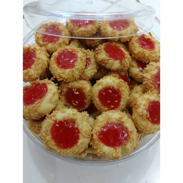 

stoberi thumb cookies