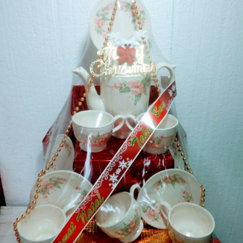

Parcel Tea Set Natal dan Tahun Baru Pecah Belah
