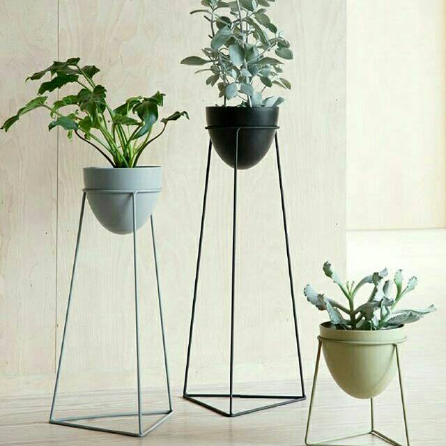 Triangle plant stand