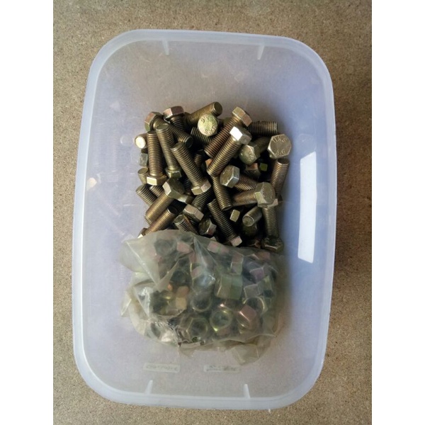 Baut-mur ukuran (10 × 30)mm kunci 14