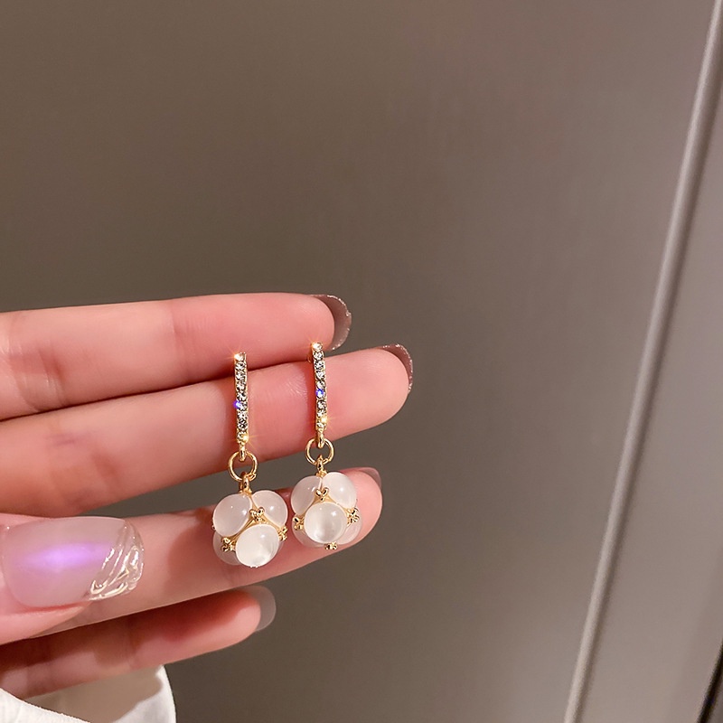 Anting Bola opal Elegan Wanita Korea sparkle diamond Aksesoris