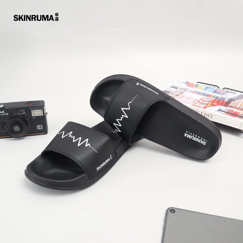 Sendal Selop Casual Pria SKINRUMA Heart Beat Motive Hitam / Sendal Slide Pria / Sendal Slip On Pria