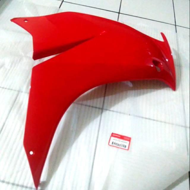 Cover body samping kanan CBR 150 R K45 A Ori HGP