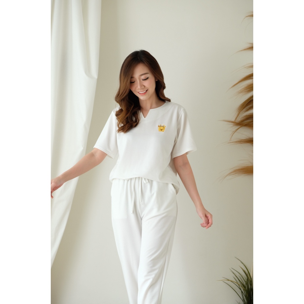 Furry Set SPECIAL EDITION Pakaian Wanita-White Pooh