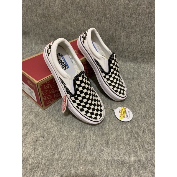 SEPATU SLIP ON CHEKERBOARD CLASIC CATUR MADE IN CHINA WAFFLE DT