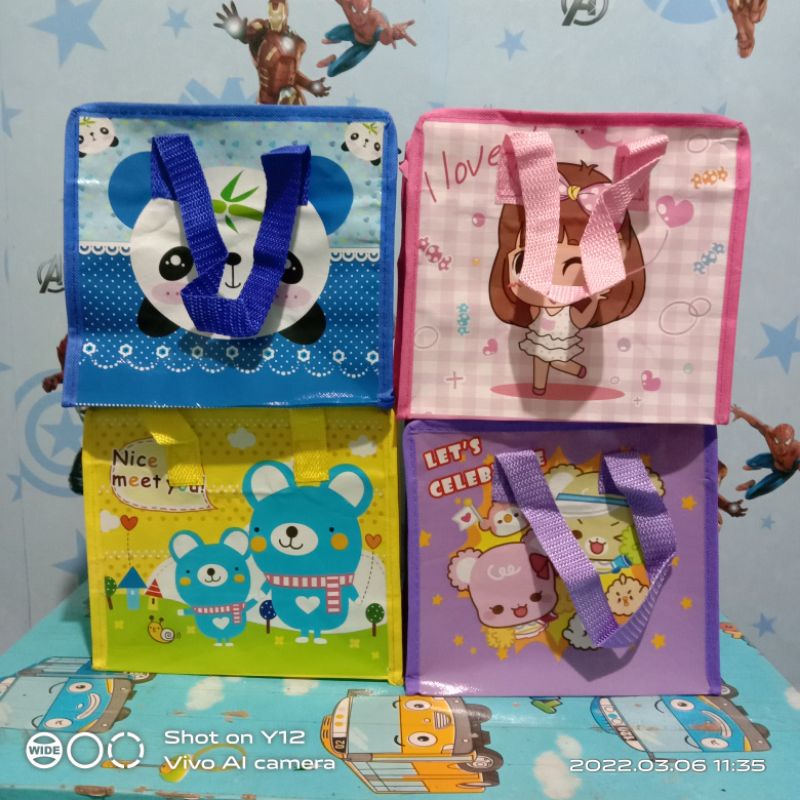 

Tas karung /Tas souvenir mini UK 23 x 20 x 14 Cm