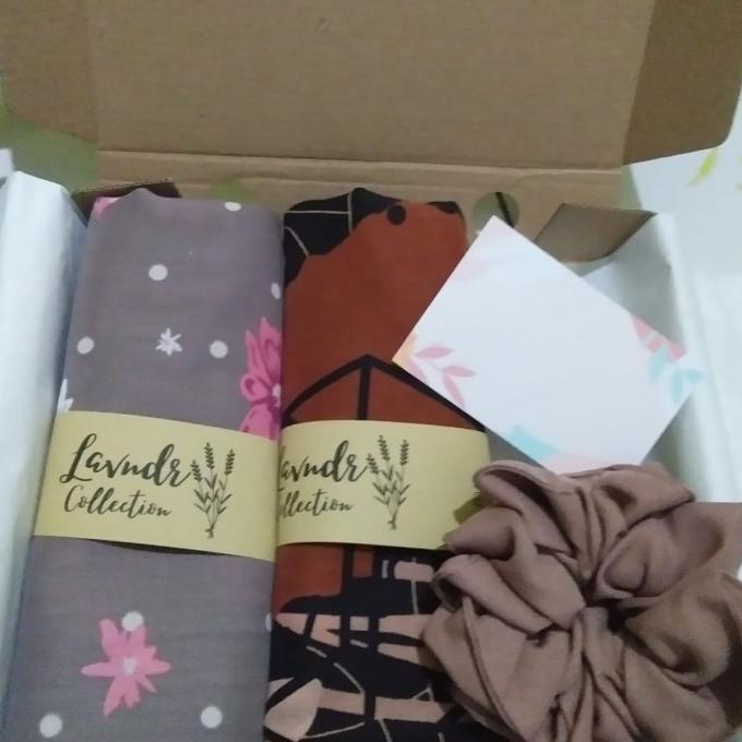 

Sale!!! Hampers Jilbab Dua Motif Paket D Kado Box Hadiah Wisuda - Paling Diminati
