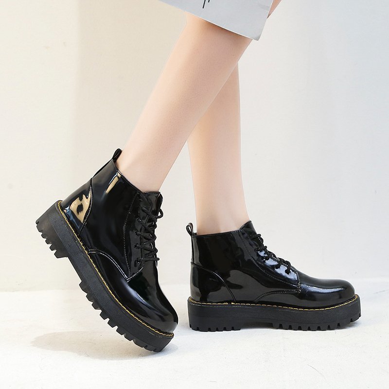 Sepatu Boots Wanita Martin Model British untuk  Glossy PU leather hitam+heel 4cm (Kotak sepatu gratis)