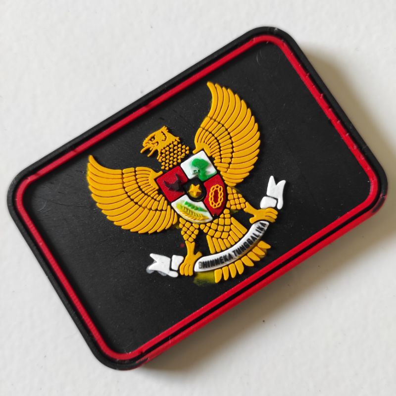 PATCH RUBBER LOGO GARUDA KOTAK DASAR HITAM/TEMPELAN EMBLEM KARET VELCRO