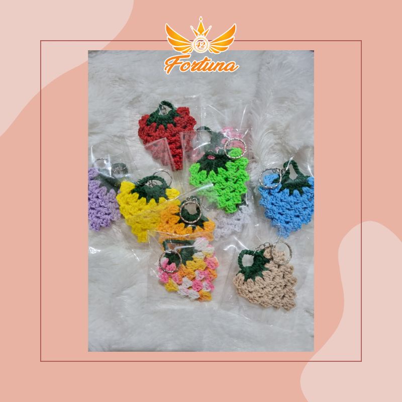 ANGPAO RAJUT  - CROCHET ANGPAO - GANTUNGAN KUNCI RAJUT STRAWBERRY - RAJUT GANTUNGAN KUNCI STRAWBERRY - RAJUT ANGPAO STRAWBERRY - CROCHET HONG BAO STRAWBERRY angpao murah - angpao korea - gantungan kunci korea murah - gantungan kunci lebaran