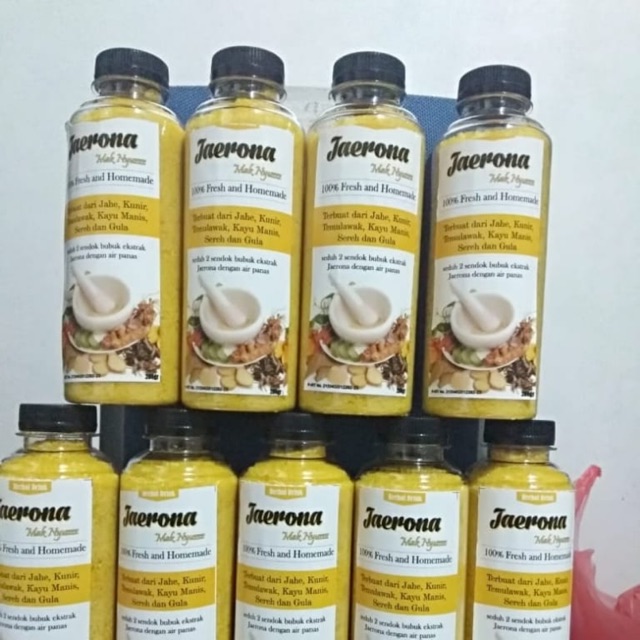 

Jamu kesehatan terbuat dari bahan alami tanpa bahan pengawet