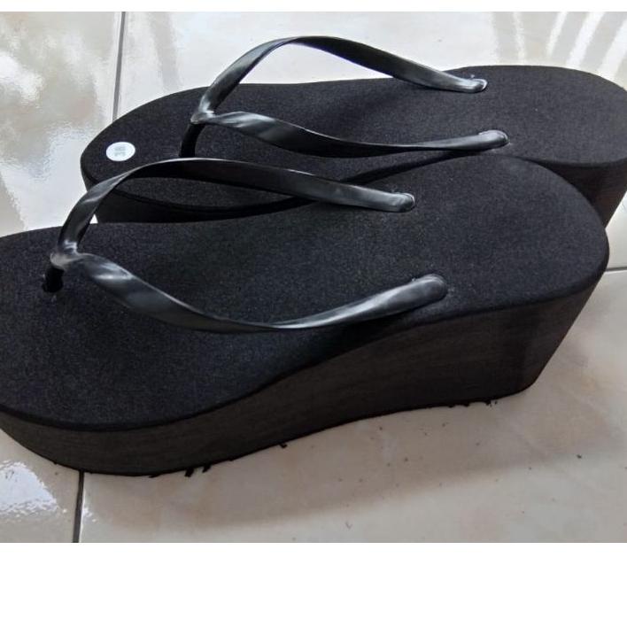 ✷  SANDAL JEPIT WEDGES POLOS HITAM 7CM ●