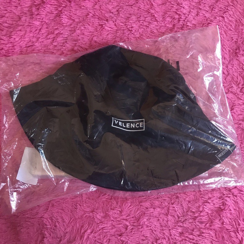 [BOOKED] VELENCE Bucket Hat by Win Metawin ORIGINAL