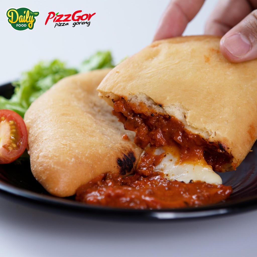 PIZZA GORENG DENGAN MOZZARELLA DAN SPREAD CHEESE | PIZZGOR DAILY FOOD