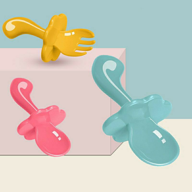 SENDOK SET SILICONE MUNGIL UNTUK BAYI 1 set sendok garpu + box silicon, silikon anti sedakSPOON / HIGH QUALITY FOOD GRADE BABY SILICONE SPOON / BABY TRAINING FORK &amp; SPOON/ BABY FEEDING SPOON SET SENDOK UNTUK BAYI SENDOK UNTUK BELAJAR MAKAN BAYI