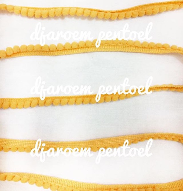 Renda pompom kecil meteran