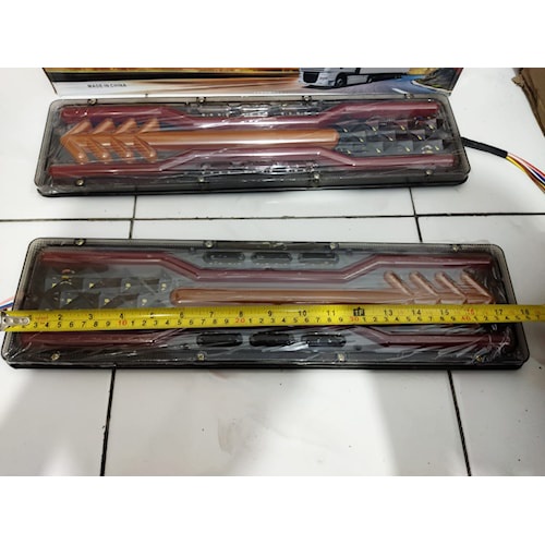 Lampu Stop lamp Stoplamp Aksesoris Variasi Mobil Truk Truck Mobil Besar Mitsubishi Hino Tata Volvo UD Toyota Isuzu Kipas Dan Lain Lain Universal 12/24 Volt 46 cm