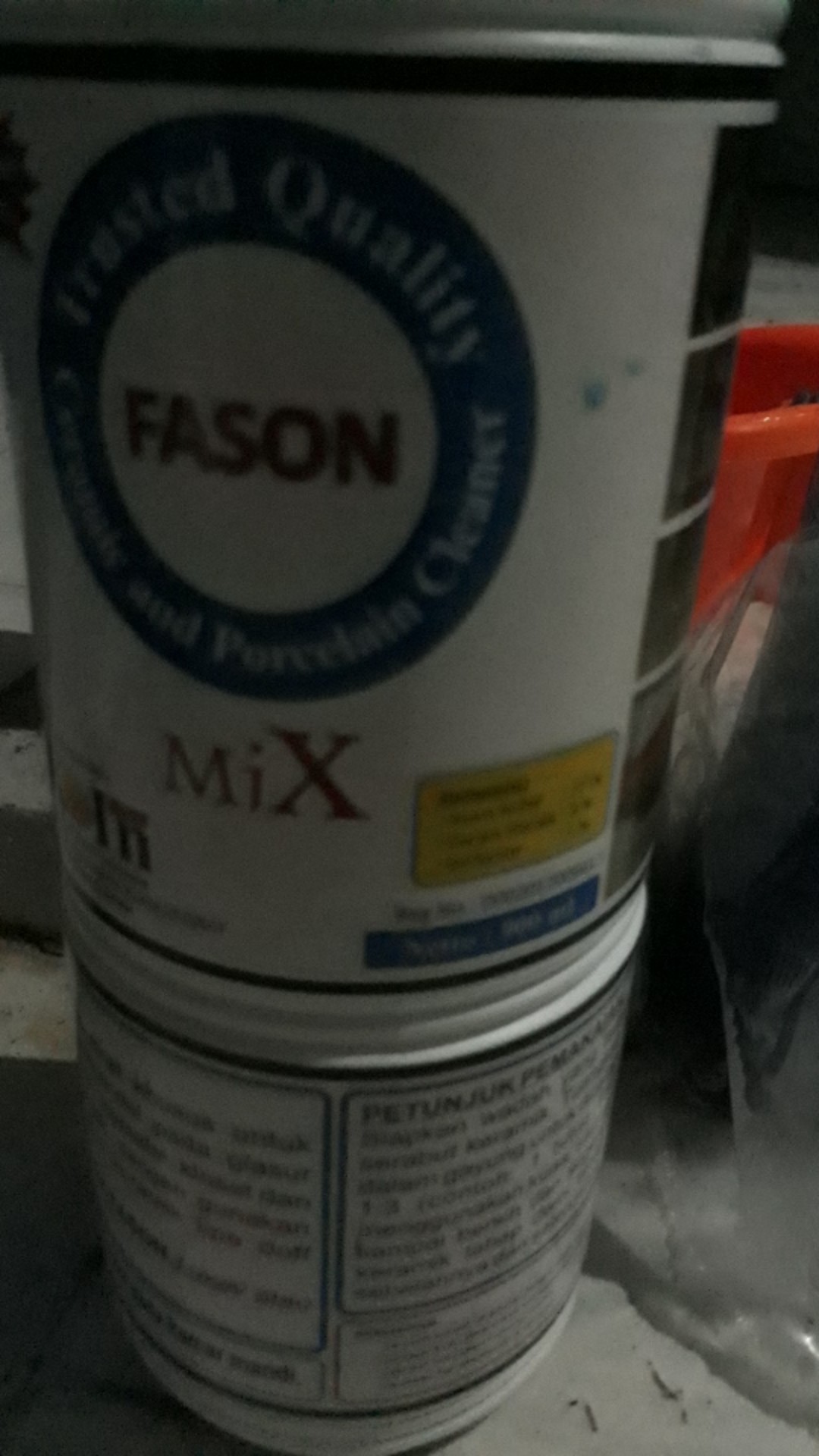 Fason Mix 900ml Pembersih Keramik Dan Porcelain Tua