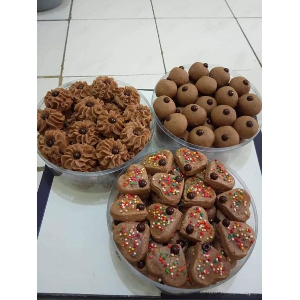 

kue semprit coklat