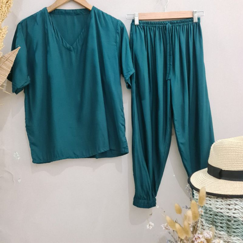 Setelan One set Alicia jogger polos Wanita-Tosca