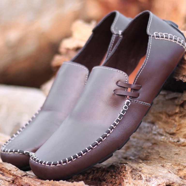 Sepatu Loafers Pria Slip On Slop Pria Casual Formal Sendal Flat Loafers Lelaki Kulit Sapi Asli Coklat Nyaman Kuat Murah Promo