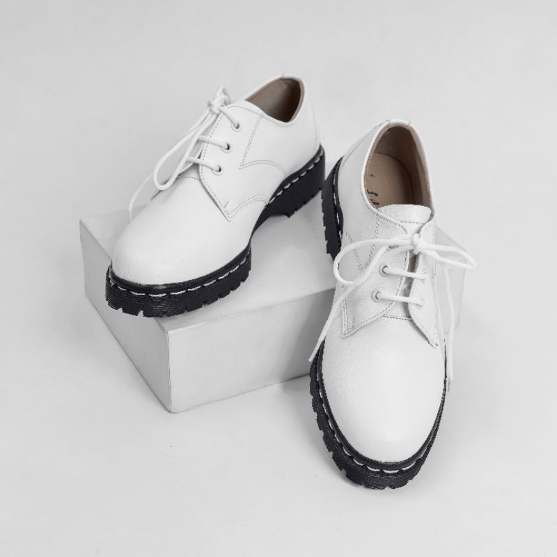 Sepatu Sneakers Wanita VIA SHOES WHITE Like Project-3