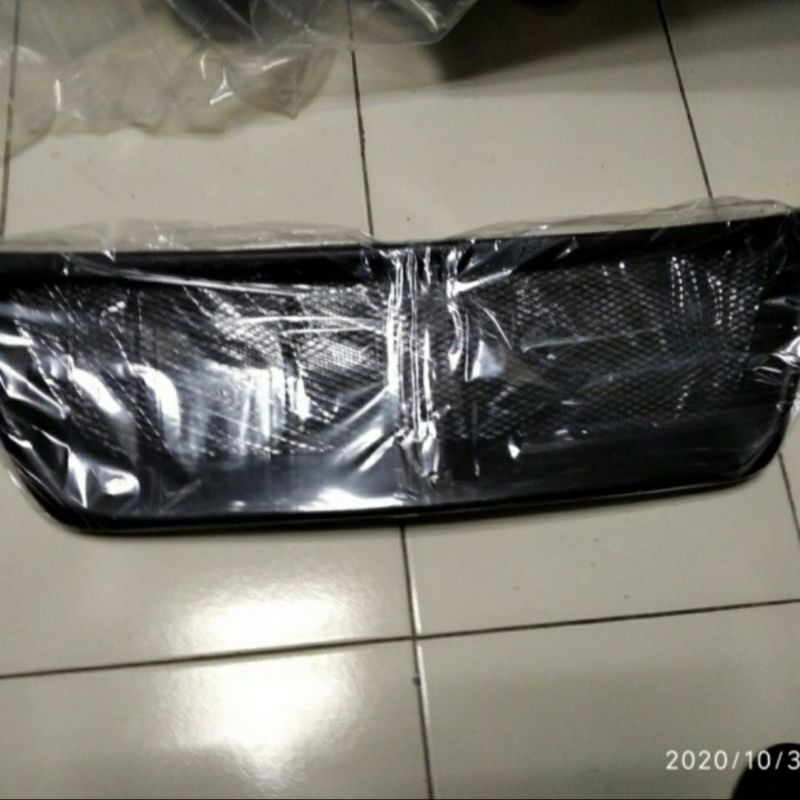 grill nissan xtrail t30 2004-2007