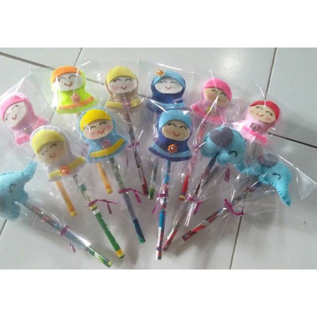 

Pensil hias boneka untuk souvenir