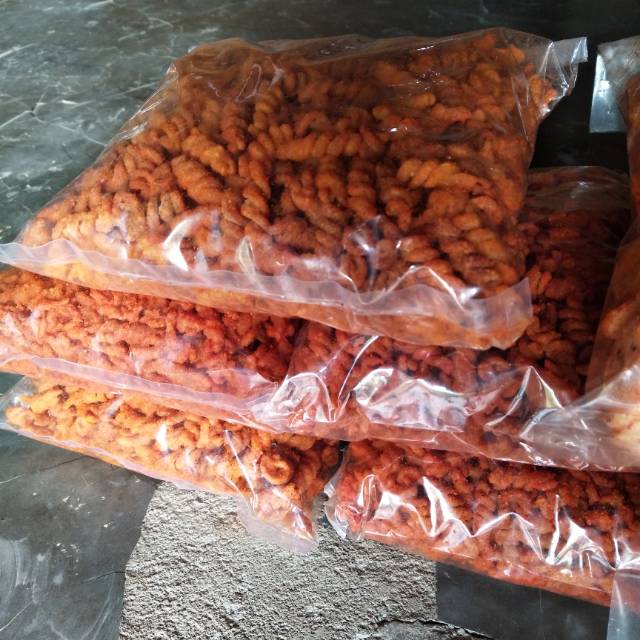 

Krupuk seblak pedas & makaroni bantat pedas