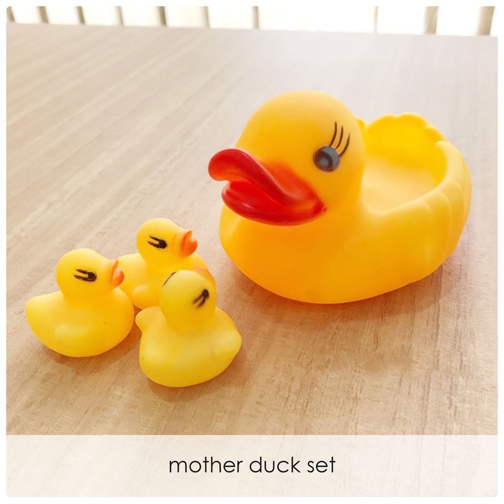 Mainan Bebek Induk  Berenang Set 4 Pcs Mainan Saat Mandi Anak Bisa Bunyi